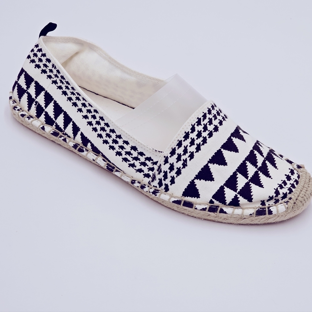 NEW! AE Outfitters Black and White Espadrilles - Picture 3 of 5